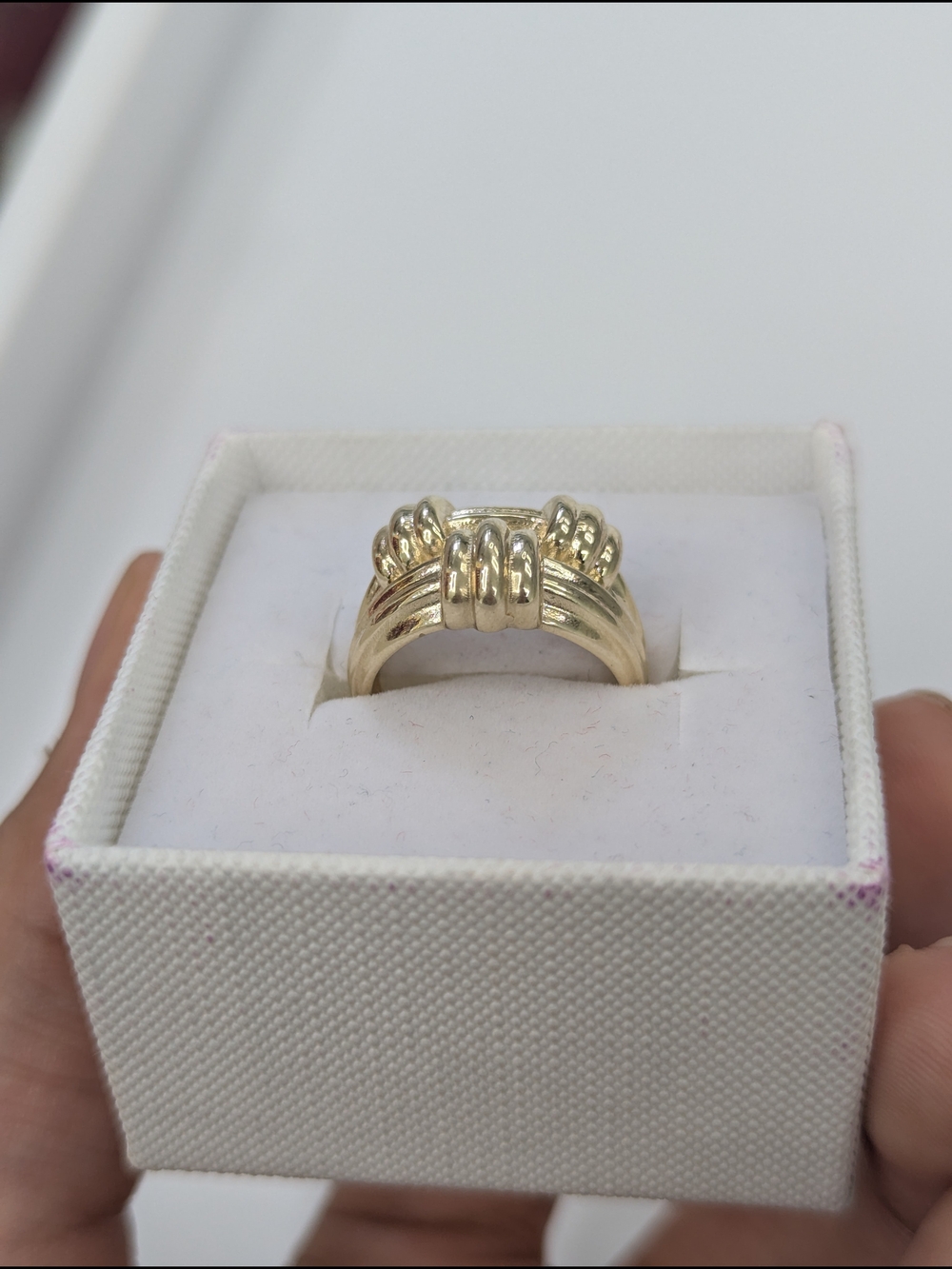 10kt Real Gold Women's Ring Size 7